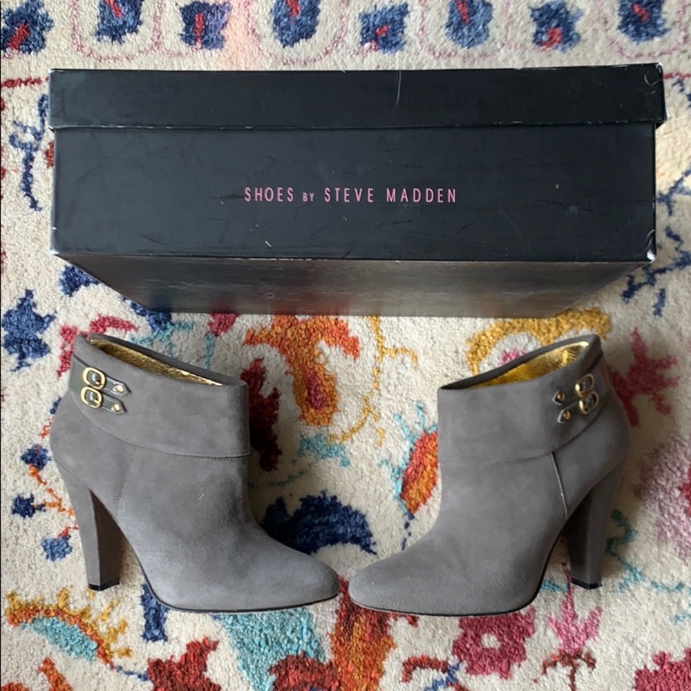 Steve by Steve Madden gray suede booties